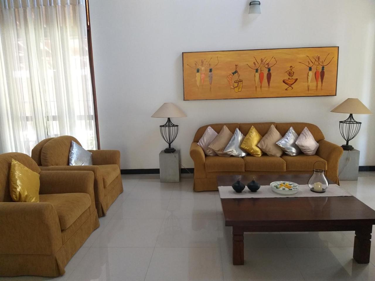 Cosy Nest Home Stay Negombo Bilik gambar